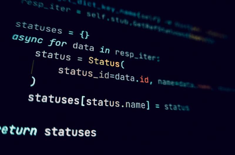 Code on a monitor screen showing the directives where noindex and nofollow meta tags are set